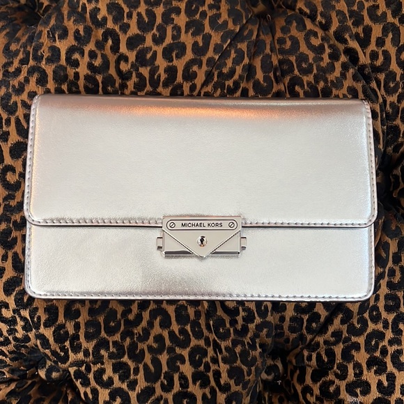 MICHAEL KORS SHINY SILVER CECE CLUTCH CHAIN INCLUDED!!!!! - Picture 5 of 17